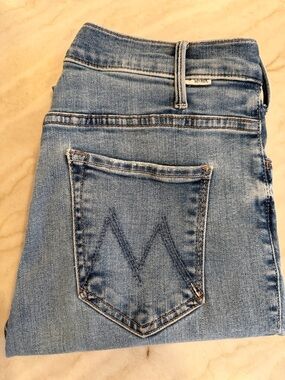 MOTHER The Hustler Ankle Fray Jeans. Wash: Healing Jar. Size 28